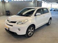 Usata Toyota Urban Cruiser Sol 90 CV (66 kW) 2011 Bianco Utilitaria