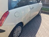 Usata Lancia Ypsilon 60 CV (44 kW) 2004 Giallo Utilitaria