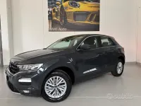 Begagnad VW T-Roc Business 110 HK (80 kW) 2021 Grå SUV
