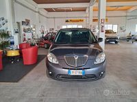 Gebraucht Lancia Ypsilon 75 PS (55 kW) 2012 Grau Kleinwagen