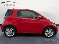 Usata Toyota iQ 98 CV (72 kW) 2011 Rosso Utilitaria