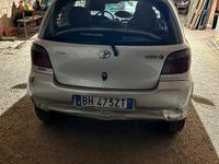 Usata Toyota Yaris 1999 Grigio Berlina
