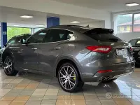 Usata Maserati Levante 275 CV (202 kW) 2017 Grigio scuro SUV