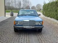 Usata Mercedes 200 109 CV (80 kW) 1981 Blu Berlina