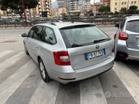 usata Skoda Octavia 1.6 TDI CR DSG Wagon Executive