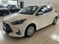 Usata Toyota Yaris Hybrid Business Edition 116 CV (85 kW) 2022 Bianco