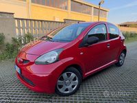 Usata Toyota Aygo 67 CV (49 kW) 2008 Rosso Utilitaria
