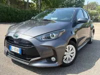 Usata Toyota Yaris Hybrid Business Edition 92 CV (67 kW) 2021 Dark grey metallic Berlina