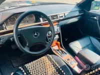Usata Mercedes E300 220 CV (161 kW) 1991 Nero Coupé