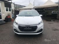 Usata Peugeot 208 Active 82 CV (60 kW) 2017 Bianco Utilitaria