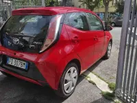 Usado Toyota Aygo X-clusiv 69 HP (50 kW) 2016 Vermelho Citadino