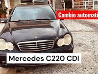 Usata Mercedes C220 Avantgarde 149 CV (109 kW) 2005 Blu Station wagon