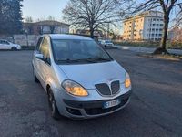 Usata Lancia Musa 109 CV (80 kW) 2005 Grigio Monovolume