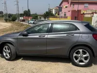 Usata Mercedes GLA200 136 CV (100 kW) 2017 Grigio SUV