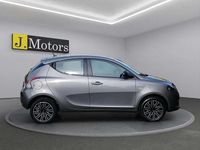 Usata Lancia Ypsilon Gold 69 CV (50 kW) 2023 Metallizzato Utilitaria