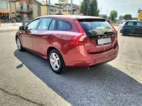 Usata Volvo V60 R-Design 115 CV (84 kW) 2015 Rosso Station wagon