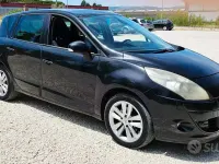 Usata Renault Scénic Dynamique 130 CV (95 kW) 2010 Nero Monovolume