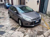 Usata Ford Focus 105 CV (77 kW) 2012 Marrone Berlina