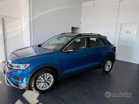 Usata VW T-Roc Life 110 CV (80 kW) 2023 Blu SUV