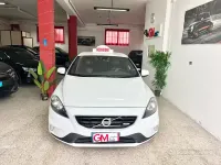 Usado Volvo V40 R-Design Kinetic 115 CV (84 kW) 2013 Blanco Berlina