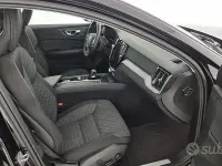 Usata Volvo V60 Ultimate 197 CV (144 kW) 2023 Nero Station wagon