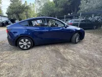 Usata Tesla Model Y RWD 88 kW (120 CV) 2023 Blu/azzurro SUV