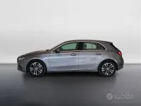 Usata Mercedes A180 Advanced 116 CV (85 kW) 2023 Grigio montagna Berlina