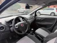 Usata Fiat Punto 77 CV (56 kW) 2017 Bluazzurro Utilitaria
