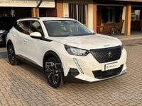 Używany Peugeot 2008 Allure 131 KM (96 kW) 2021 Biały SUV