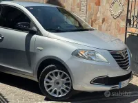 Usata Lancia Ypsilon Gold 69 CV (50 kW) 2014 Grigio Utilitaria
