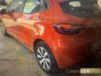 Usata Renault Clio V Equilibre 65 CV (47 kW) 2023 Arancione Berlina