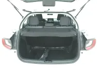 Usata Toyota Yaris Hybrid Business Edition 101 CV (74 kW) 2021 Biancobianco Utilitaria