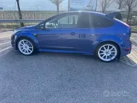 Usata Ford Focus RS 305 CV (224 kW) 2009 Blu Berlina