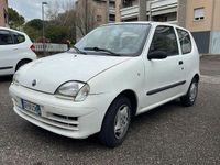 Usata Fiat 600 54 CV (39 kW) 2004 Bianco Berlina