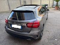 Usata Mercedes GLA200 Premium 151 CV (111 kW) 2019 Grigio SUV