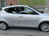 Usata Lancia Ypsilon 69 CV (50 kW) 2015 Grigio Utilitaria
