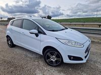 Second-hand Ford Fiesta Titanium 97 CP (71 kW) 2015 Alb Berlinǎ