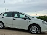 Usata Fiat Grande Punto S 69 CV (50 kW) 2012 Bianco Utilitaria
