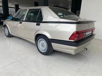 Usata Alfa Romeo 75 148 CV (108 kW) 1988 Beige Berlina