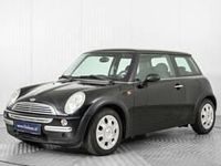Begagnad Mini ONE 90 HK (66 kW) 2003 Svart Halvkombi