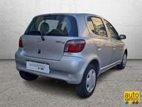 Usata Toyota Yaris 68 CV (50 kW) 2003 Argento Berlina