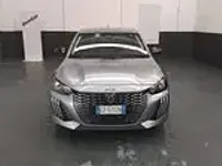 Usata Peugeot 208 Allure 102 CV (75 kW) 2025 Grigio Utilitaria