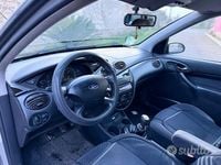 Usata Ford Focus Ghia 116 CV (85 kW) 2002 Grigio Station wagon