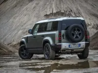 Nuova Land Rover Defender 426 CV (313 kW) 2025 Argento SUV