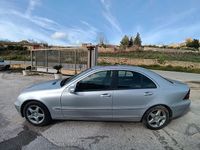 Usata Mercedes C220 Classic 142 CV (104 kW) 2002 Argento Berlina