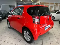 Usata Toyota iQ 68 CV (50 kW) 2009 Rosso Utilitaria