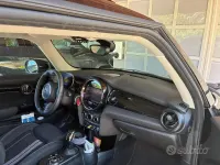 Usata Mini Cooper SE 75 kW (102 CV) 2022 Nero Utilitaria