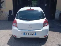 Usata Renault Clio III 75 CV (55 kW) 2011 Bianco Berlina