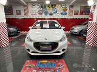 Usata Peugeot 208 Active 68 CV (50 kW) 2014 Bianco Utilitaria