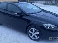 Usata Volvo V40 Kinetic 120 CV (88 kW) 2016 Nero Berlina